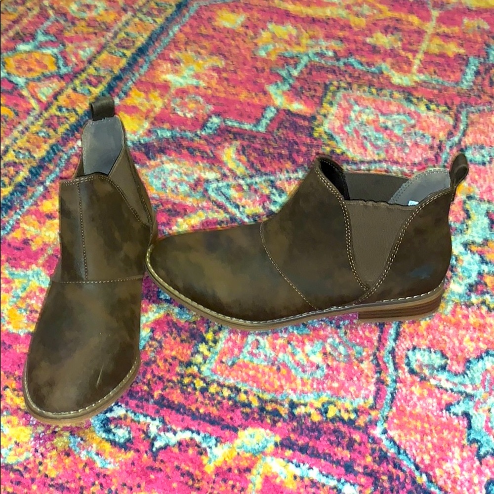 Brand new rocket dog booties!